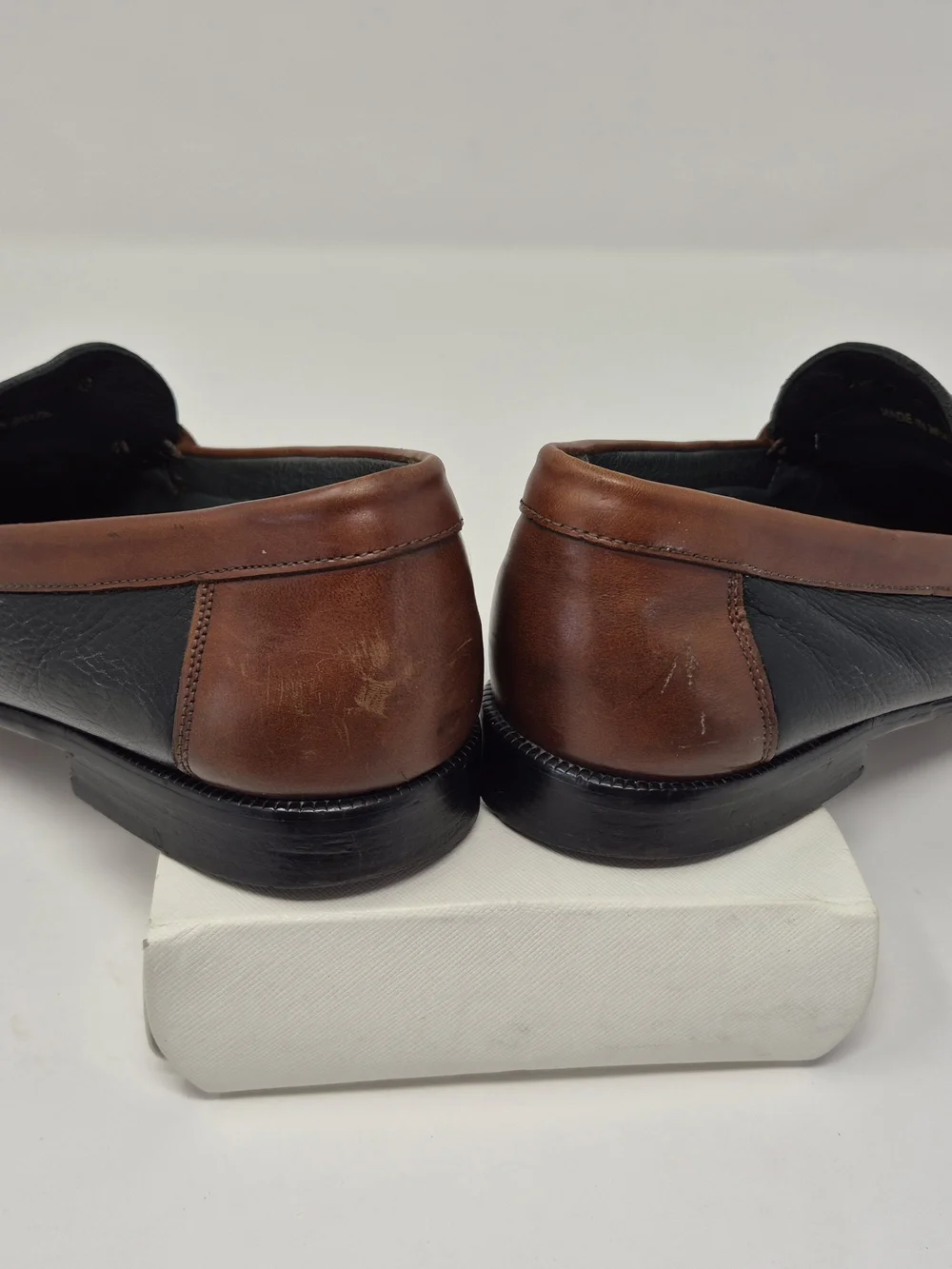 Florsheim Black and Brown Two Tone Leather Tassel Loafers 10.5 D